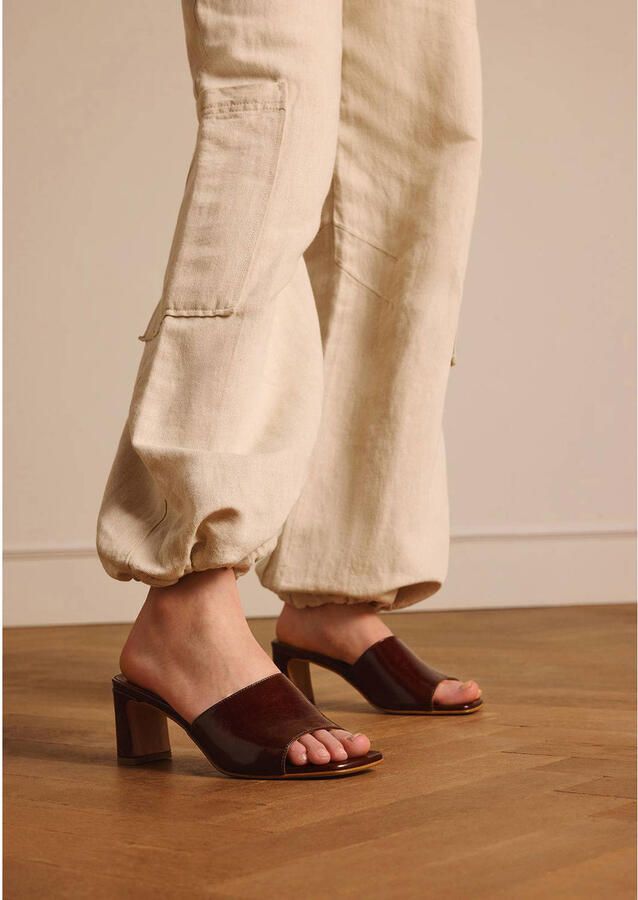 Manfield Dames Bruine lakleren sandalen met hak