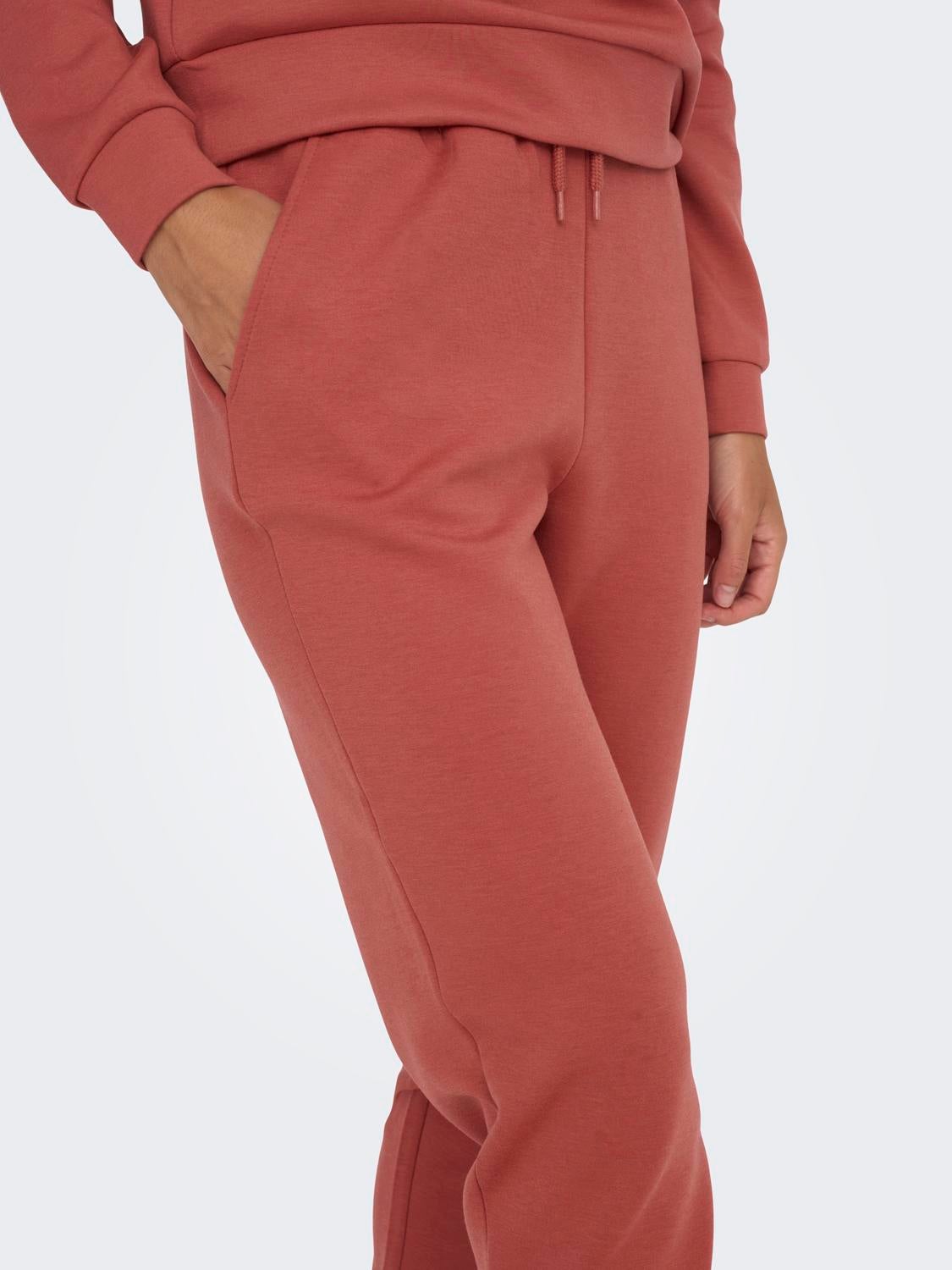 ONPLOUNGE Hohe Taille Normal geschnitten Jogginghose Mineral Red