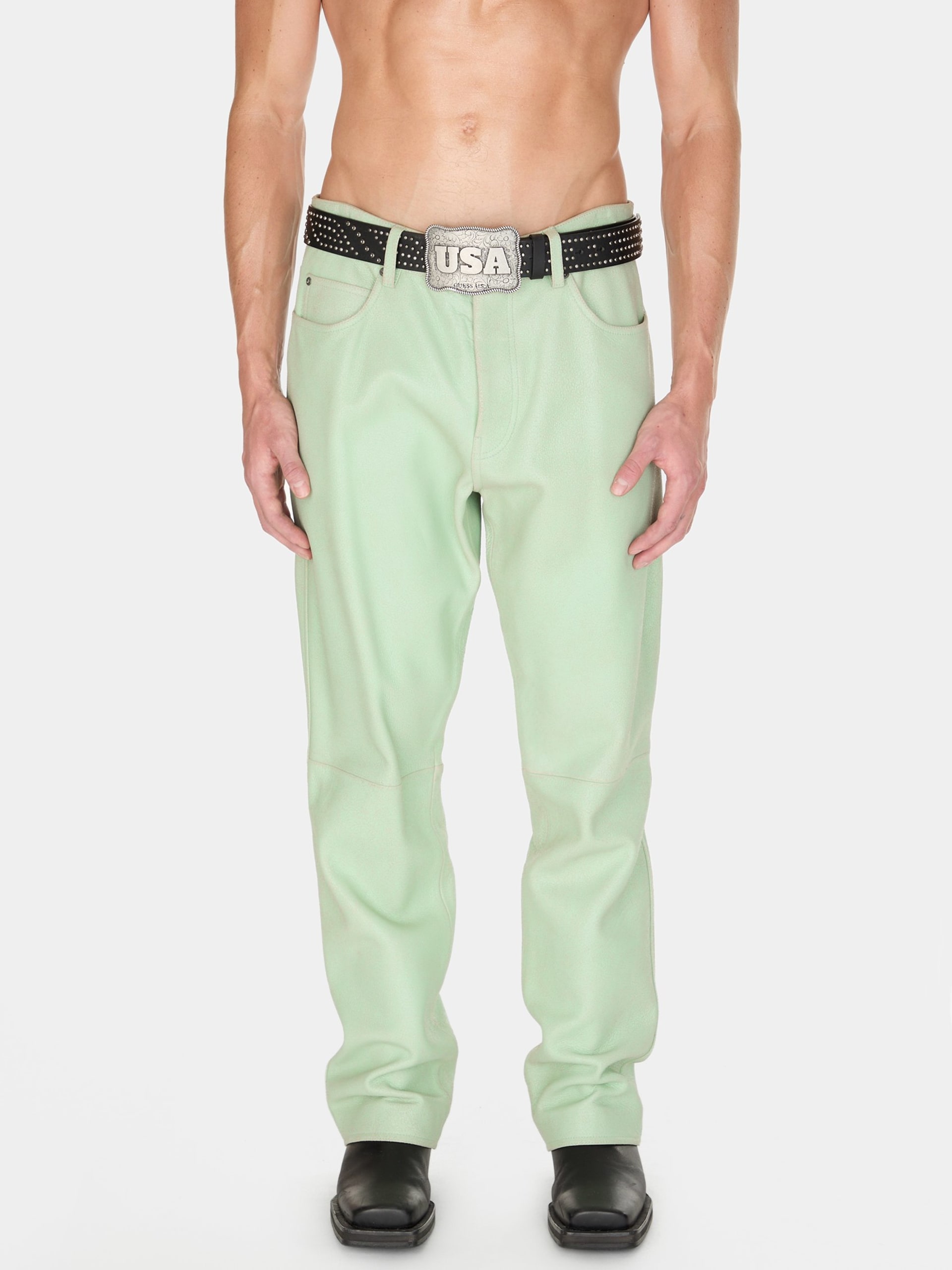 calça de couro craquelado