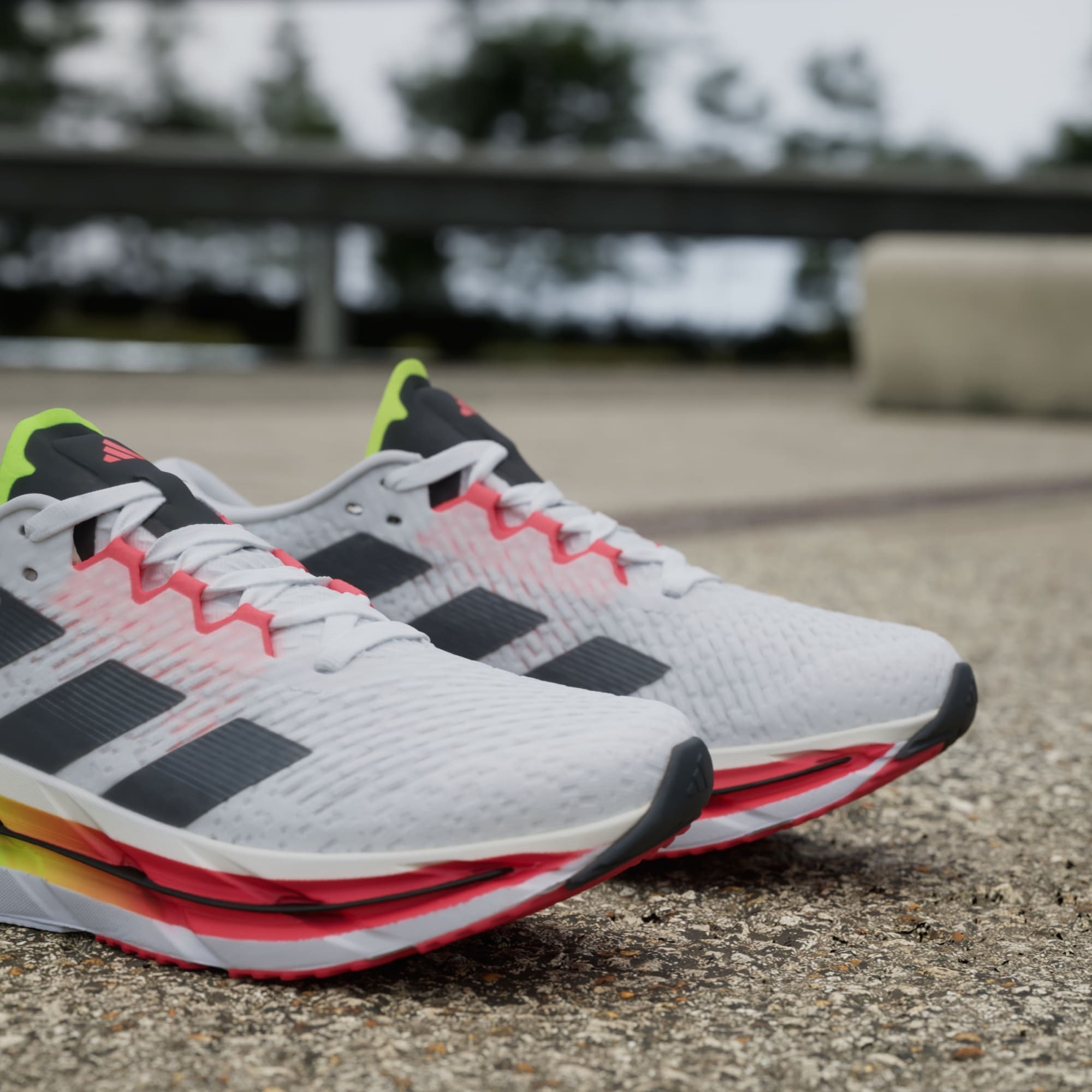 Adistar Byd Herre Cloud White/Core Black/Lucid Lemon
