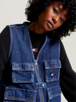 Colete utilitário casual com zíper em jeans desbotado