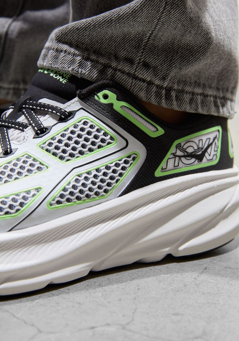 witte hoka lage sneakers clifton one9