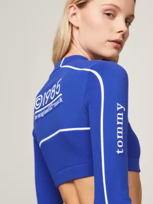 Camiseta cropped de manga comprida com logo nas costas