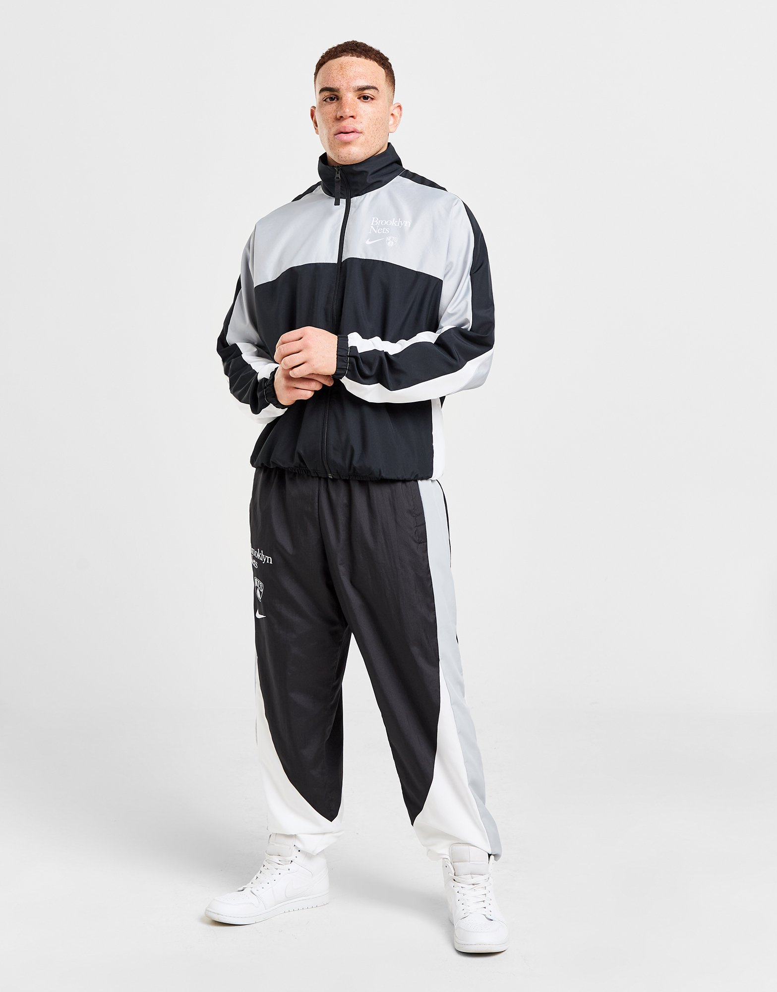 Nike NBA Brooklyn Nets Starting 5 Courtside Tracksuit