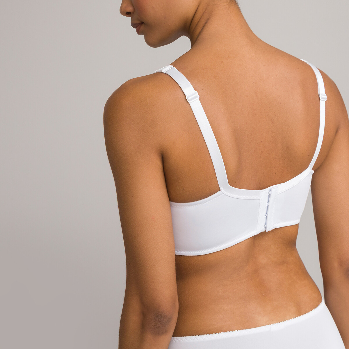 ANNE WEYBURN<br>Minimizer BH em Kant Anthea