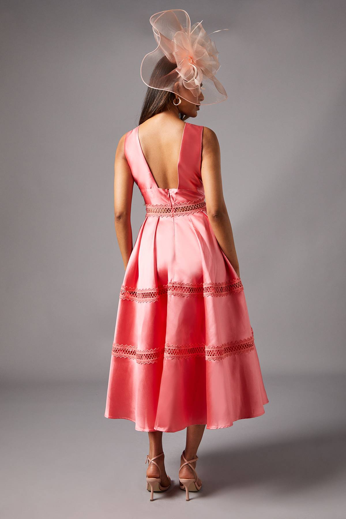 Coast Robe Midi Petite à Encolure Plongeante en Sergé avec Finitions en Dentelle