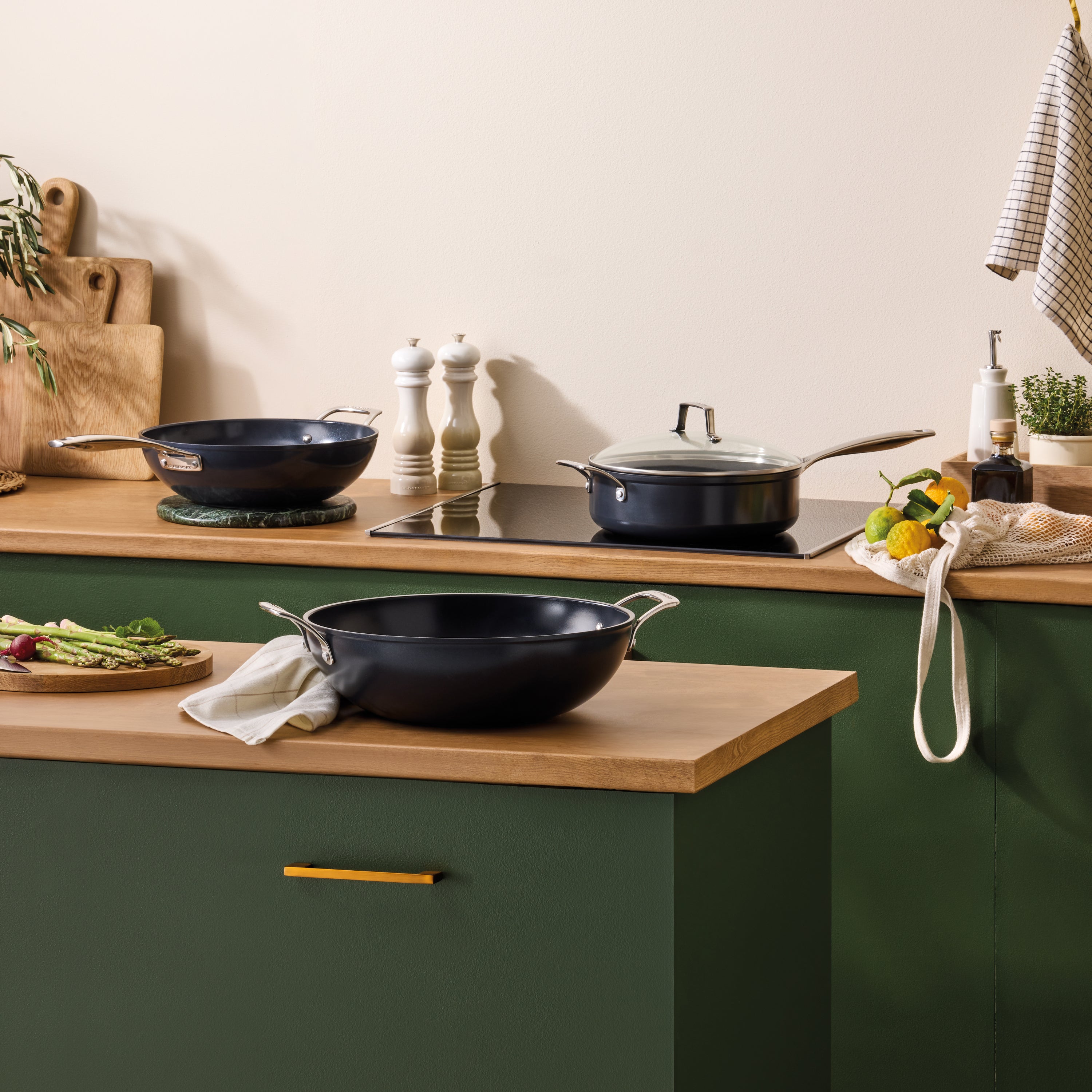 Le Creuset Essential Non-Stick Keramische ProvenÃ§aalse Sauteerpan Ã 28 cm