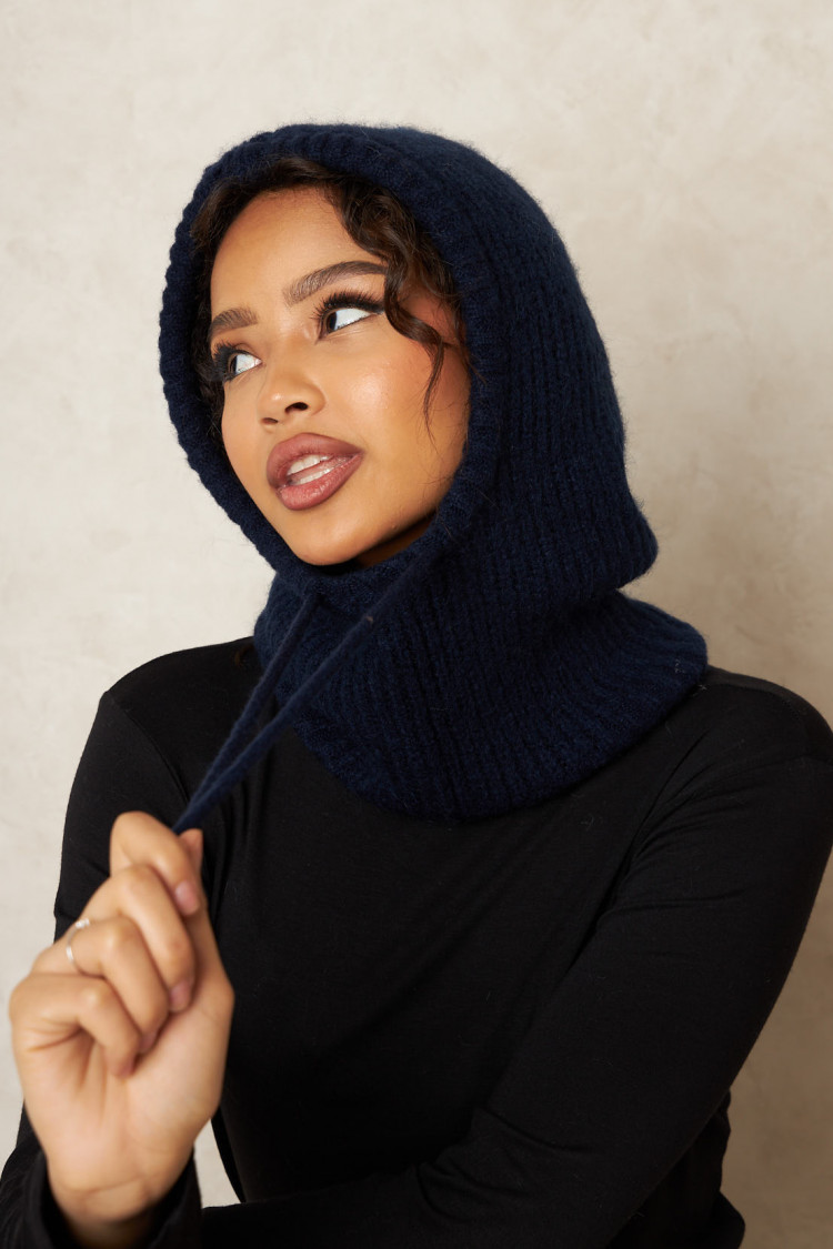 Cagoule en laine bleu foncé