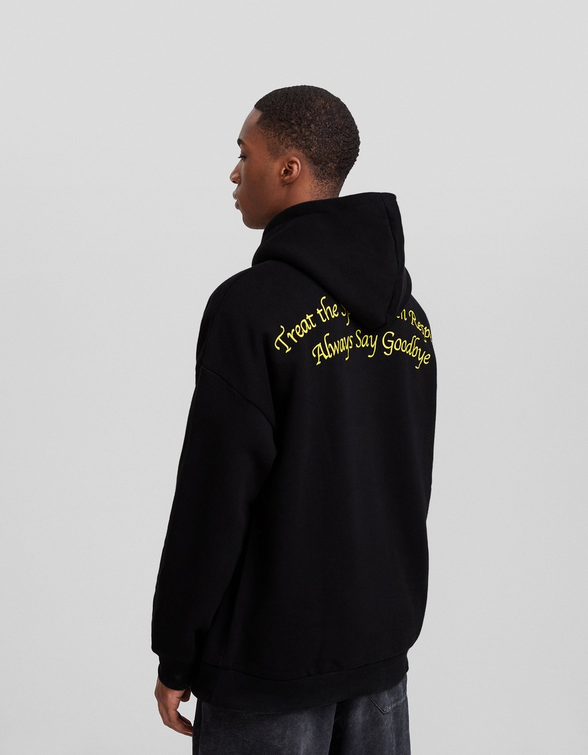 Moletom com capuz estampado