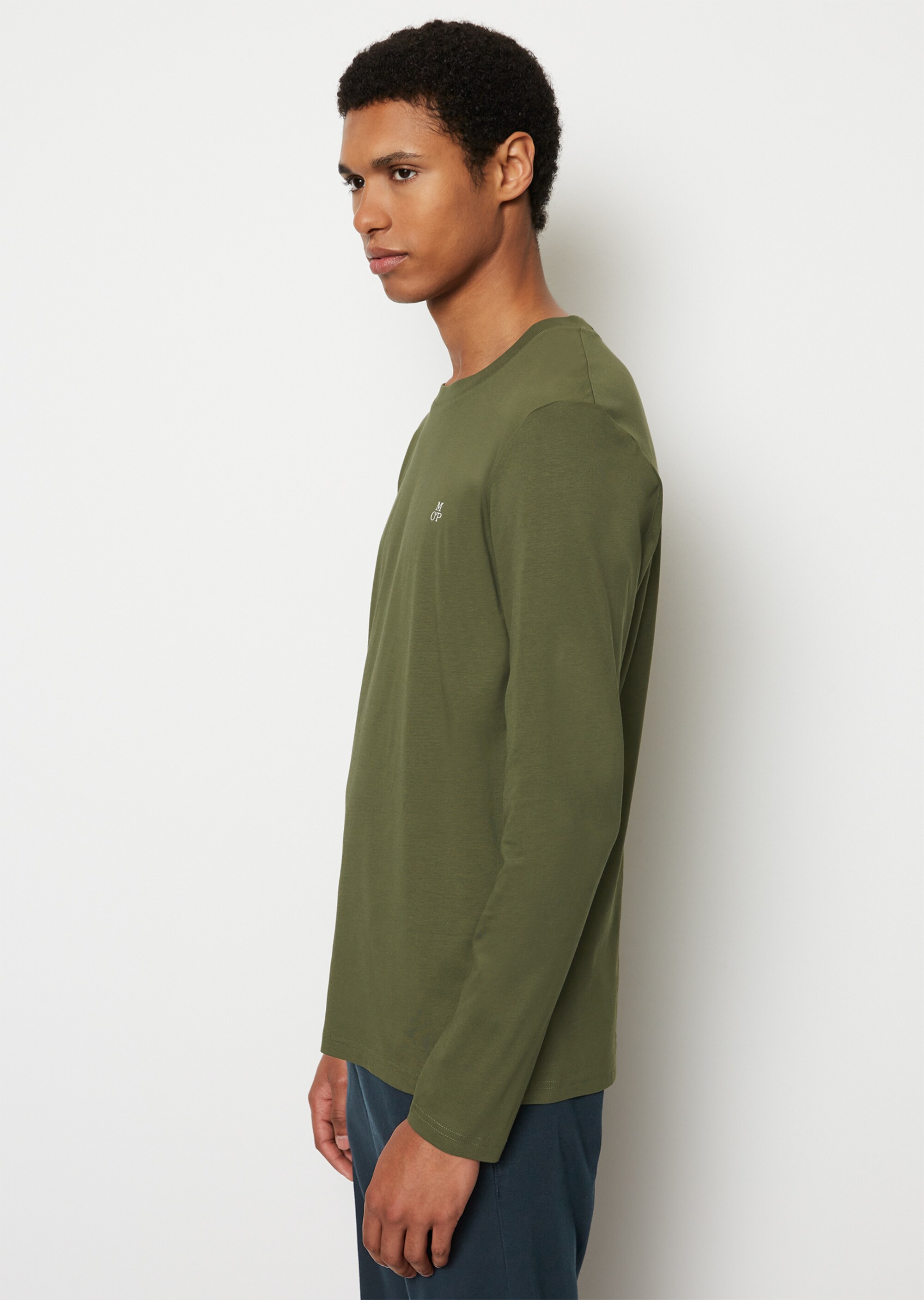 Longsleeve shaped aus reiner Bio-Baumwolle