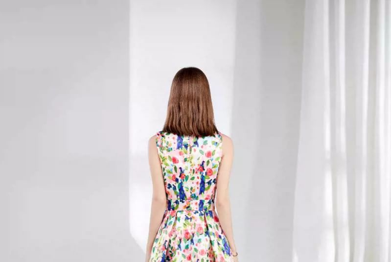 Aurora - Mouwloze maxi-A-lijnjurk met bloemenprint