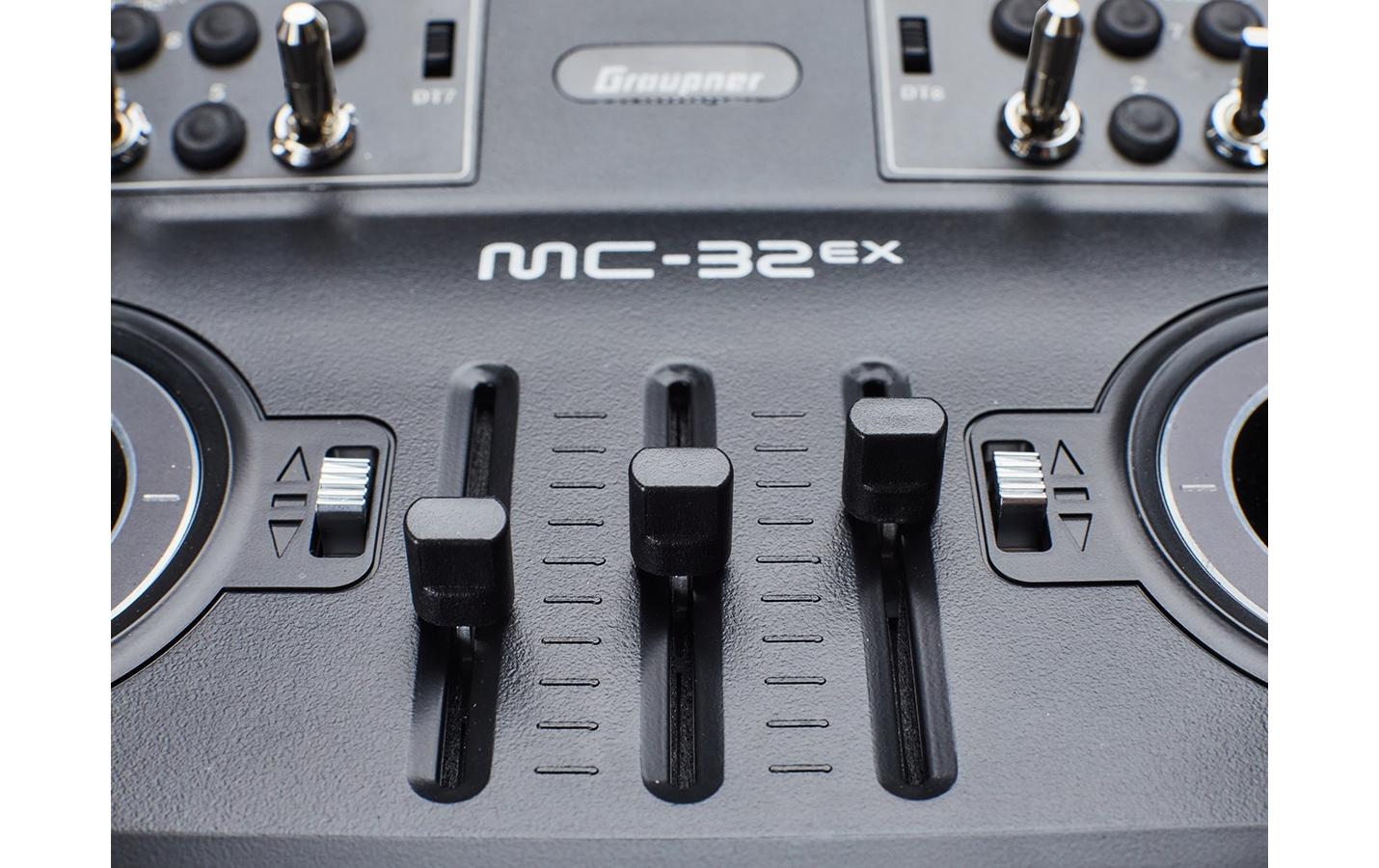 Fernsteuerung mc-32ex HoTT 32 Kanal, nur Sender<br>2.4 GHz HoTT Pultsender mit 32-Kanälen und 64 digitale Schalter