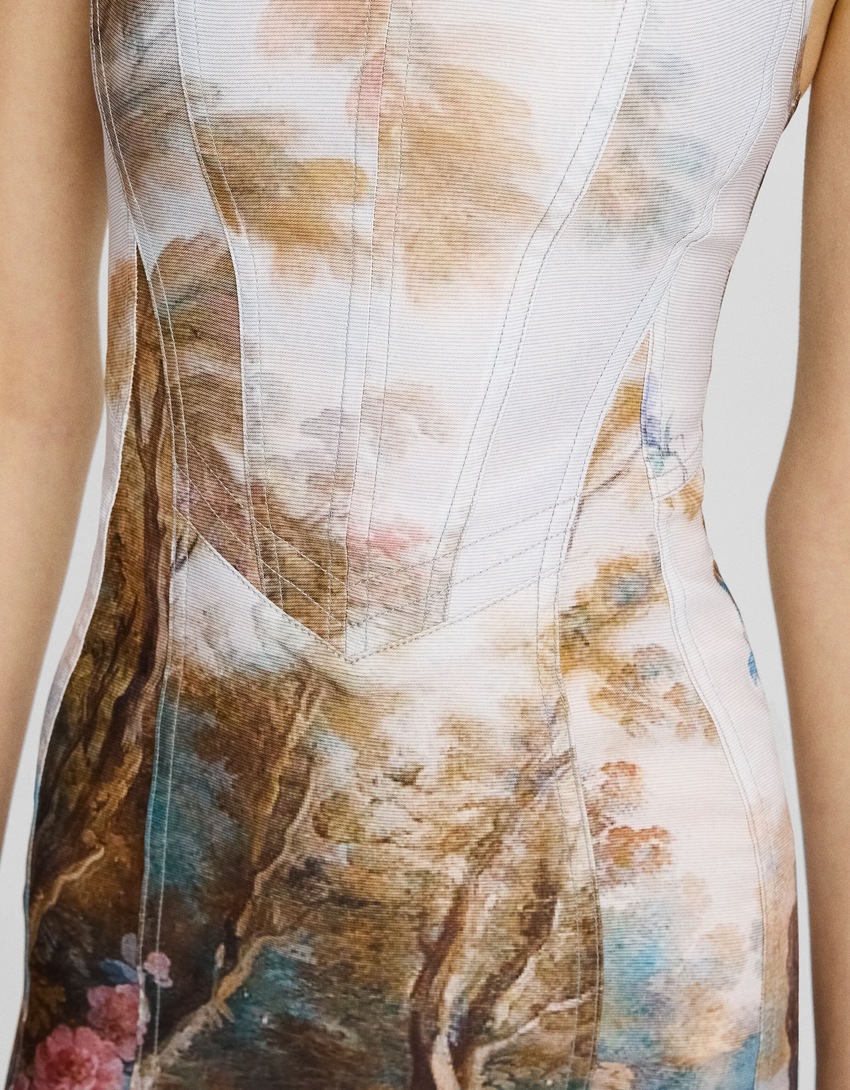 Vestido midi estampado com alças finas