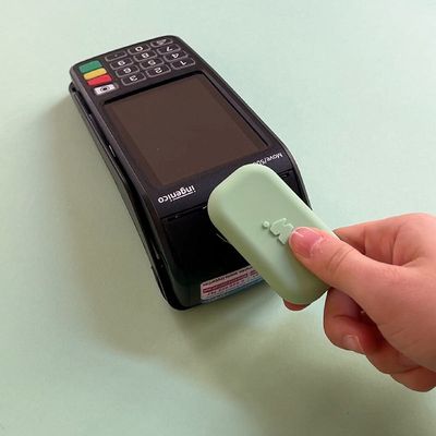 Porte-monnaie sans contact Silicone Money Walkie - disponible dans différentes couleurs