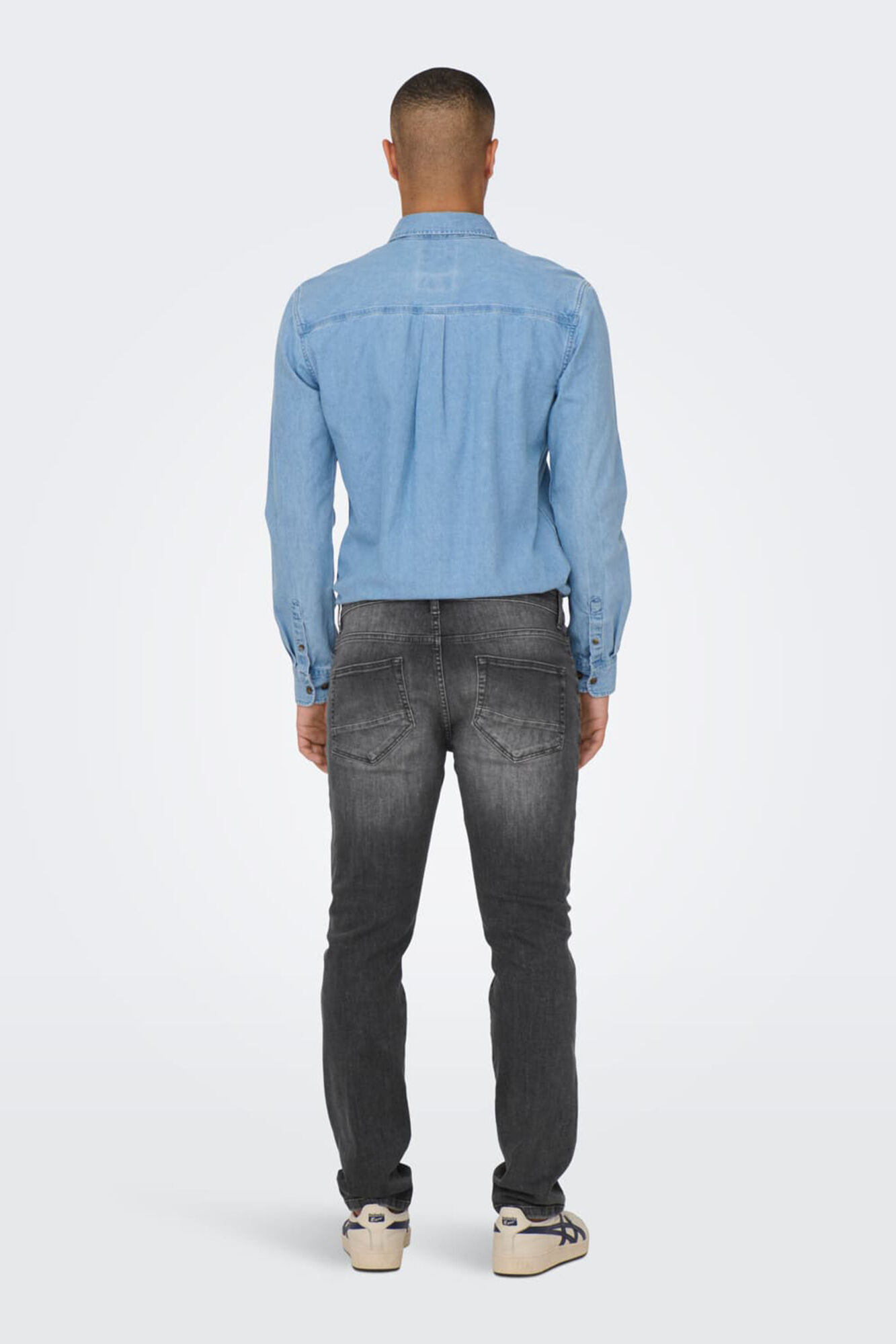calça jeans slim fit com 5 bolsos