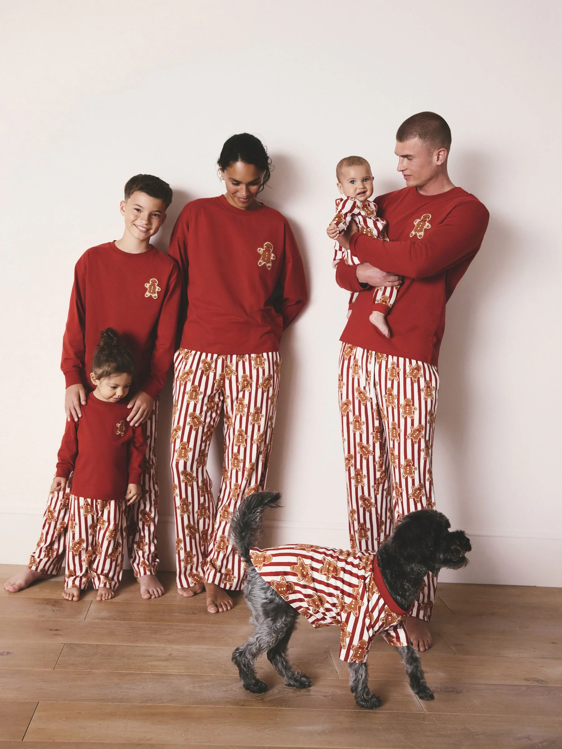 Rood met peperkoekprint - Bijpassende familie Kerstmis Pyjama's met Lange mouwen