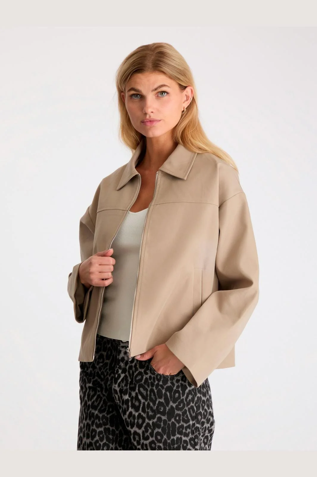 Neo Noir Titan Jacket sand