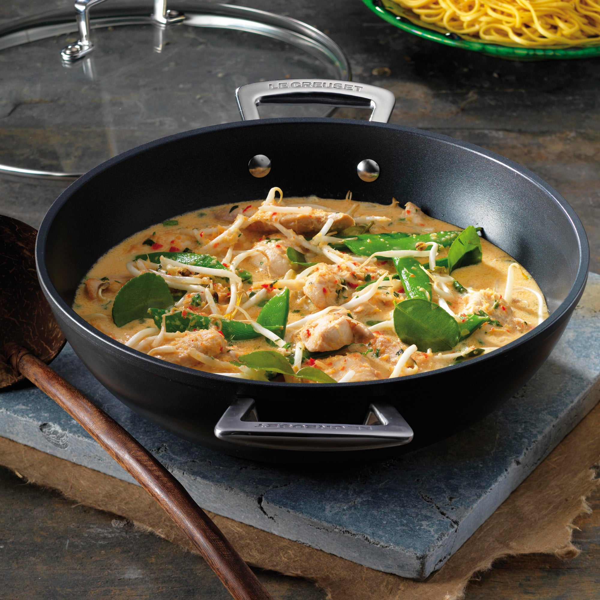 Le Creuset Les Forgées Wokpan Ã 28 cm