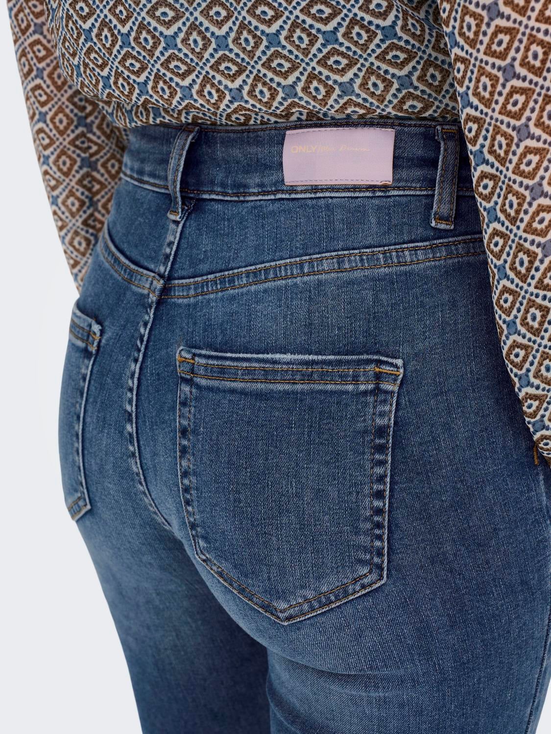 ONLBLUSH Mittlere Taille Ausgestellt Jeans Medium Blue Denim