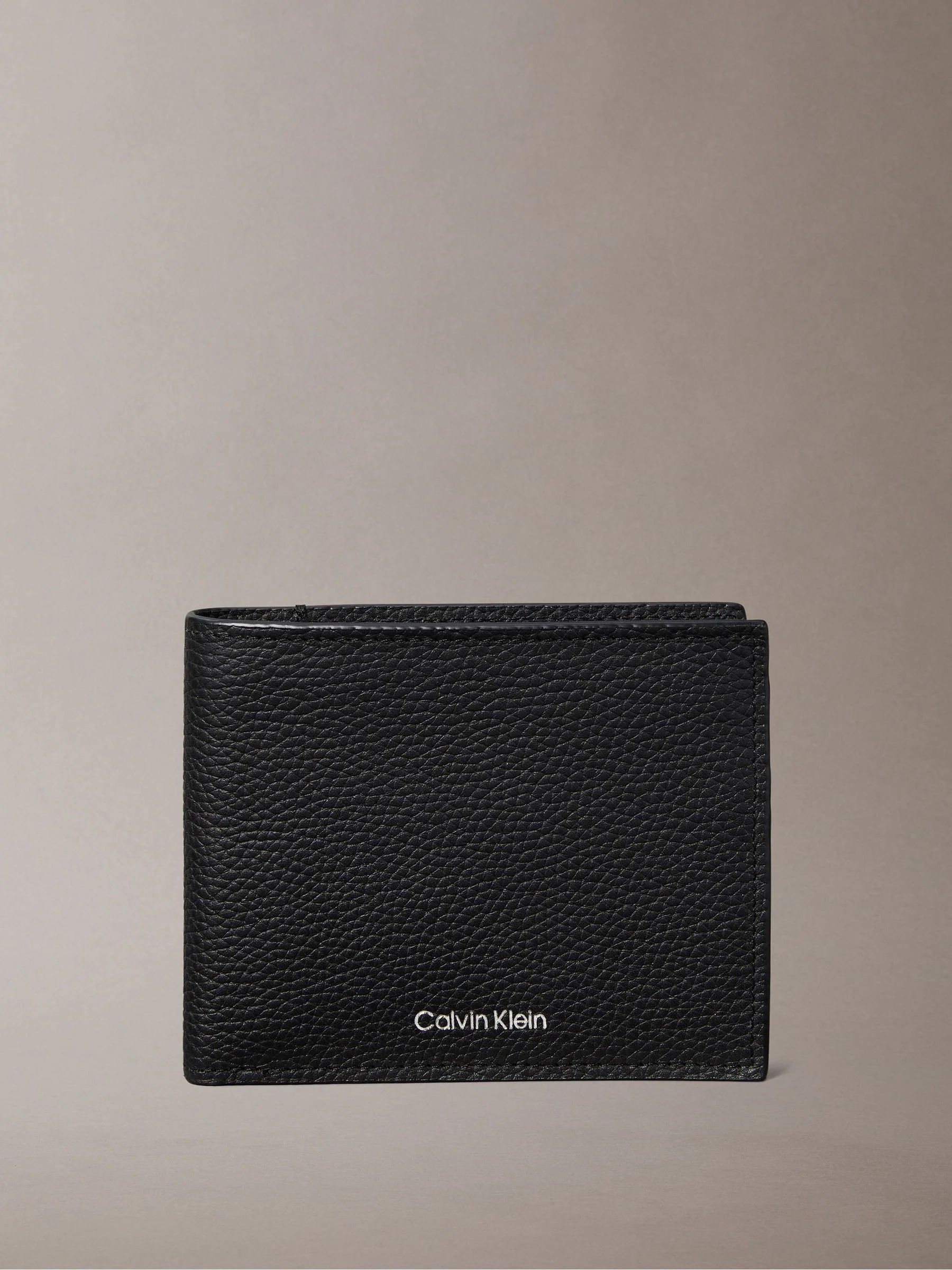 Zwart - Calvin Klein Foil Embossed Logo Bifold Wallet