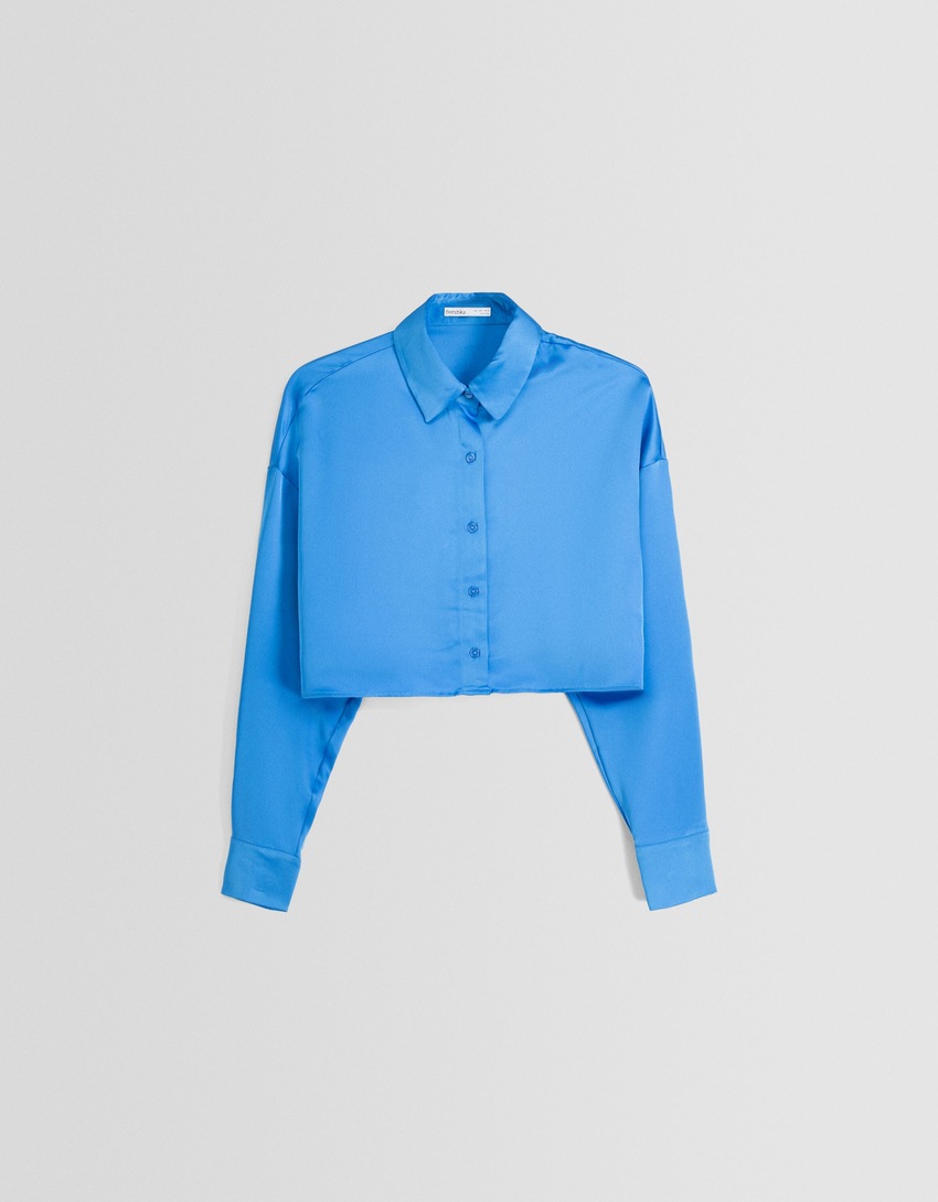 Camisa cropped de cetim com mangas compridas