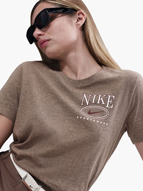Nike T-Shirt Braun