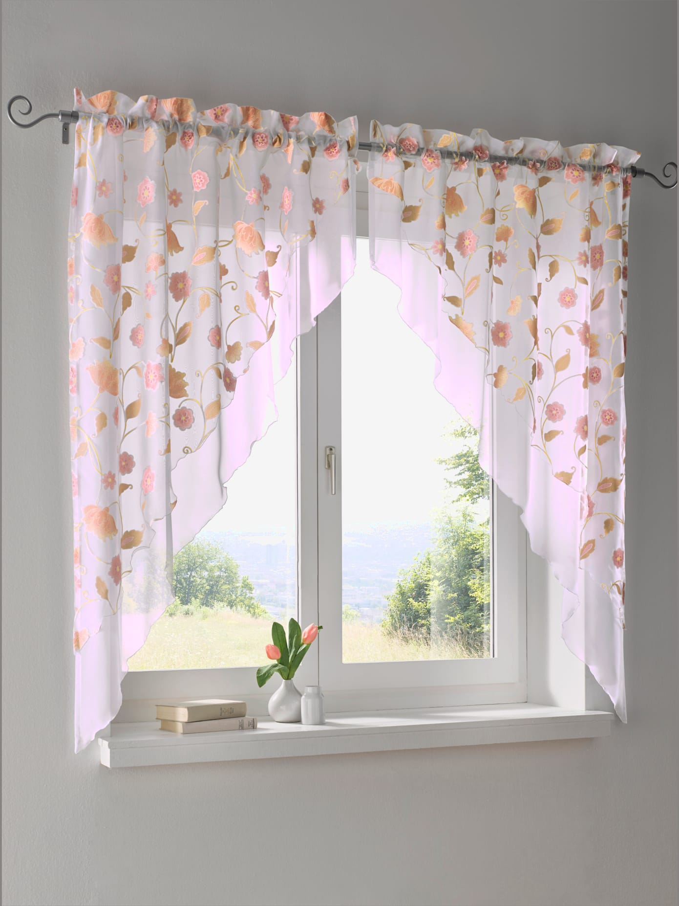 Voilage matière semi-transparente