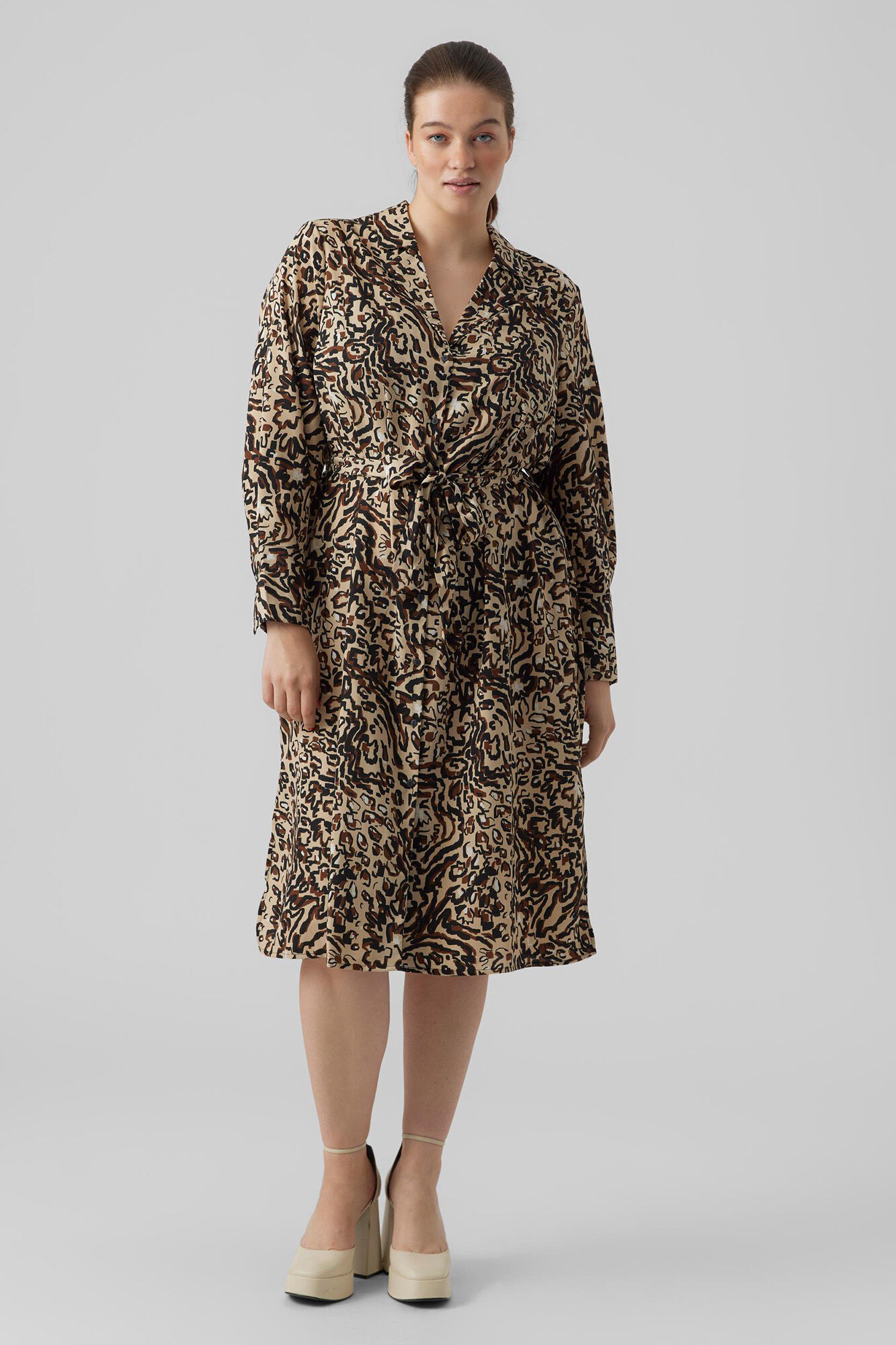 Vestido midi camisa plus size - marrom