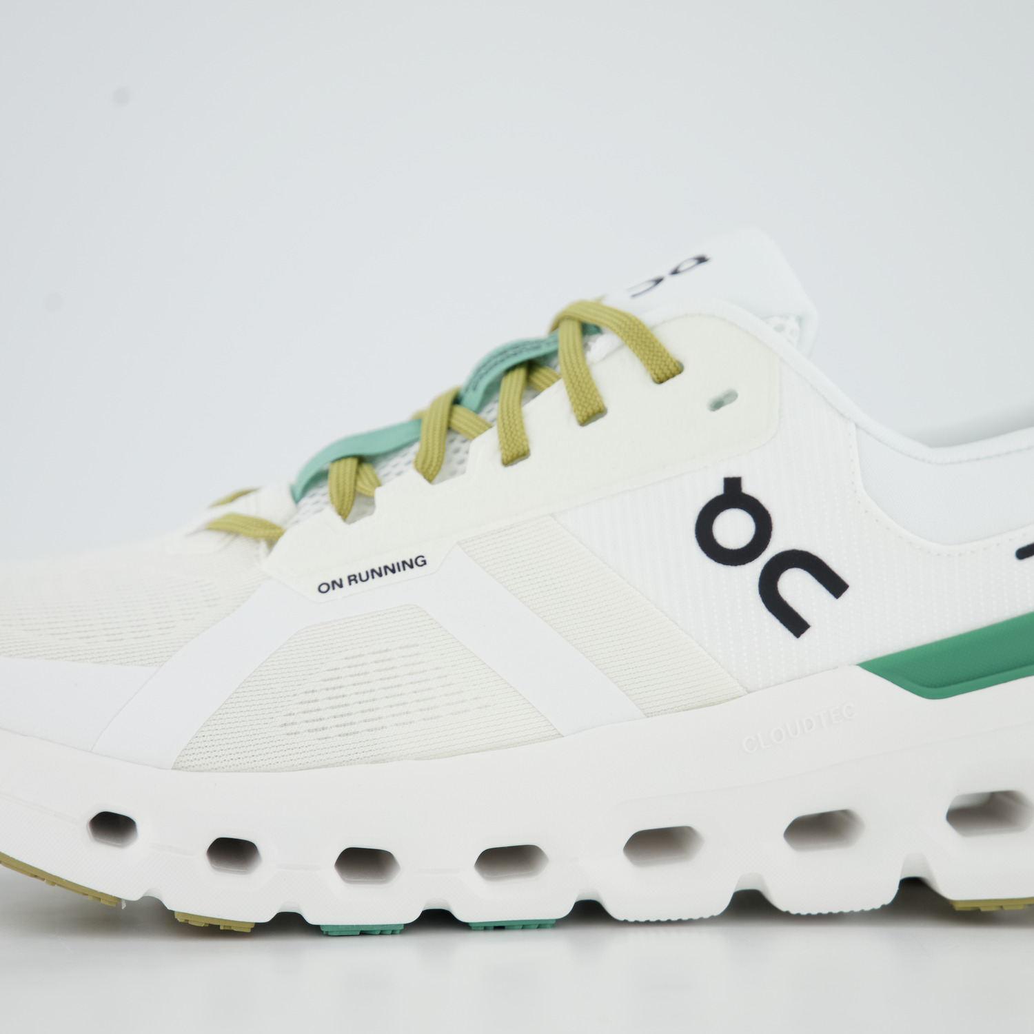 ON CLOUDRUNNER 2