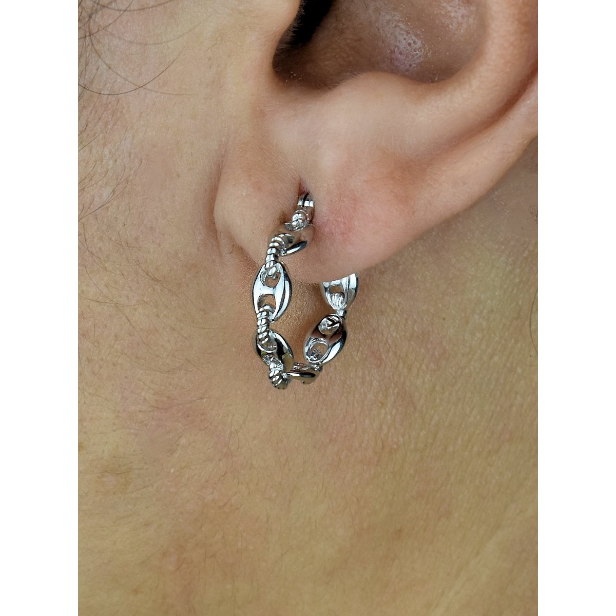 Boucles d'oreilles Créoles suite de grain de café reliés par un anneau effet tressé Argent 925 Rhodié