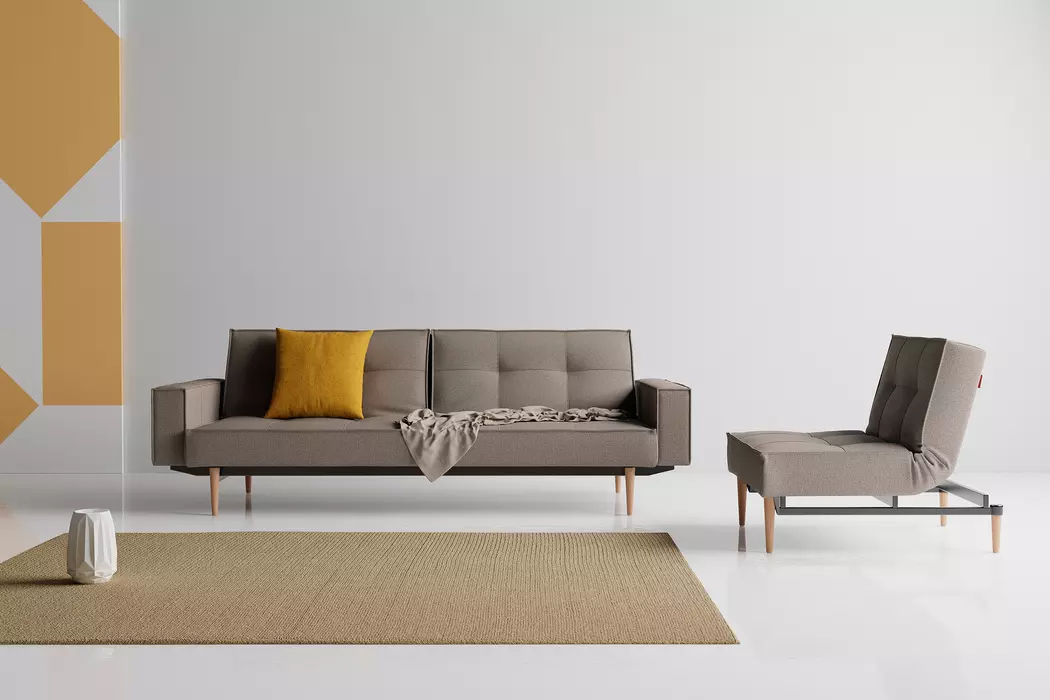 Schlafsofa mit Armlehnen Splitback Styletto hell