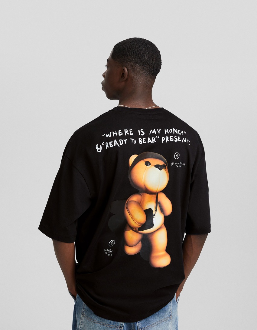 Camiseta de manga curta extra folgada com estampa.