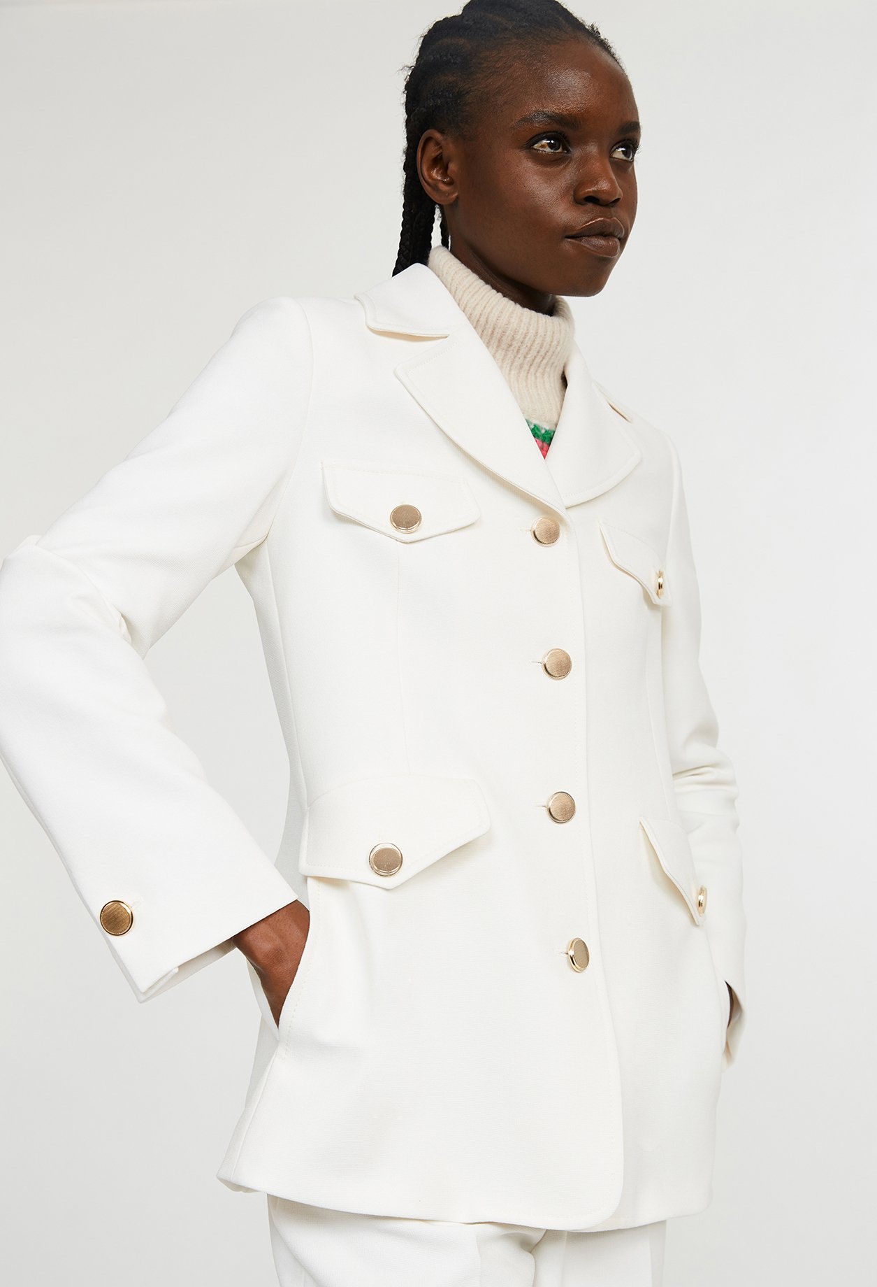 Manteau court &agrave; boutons