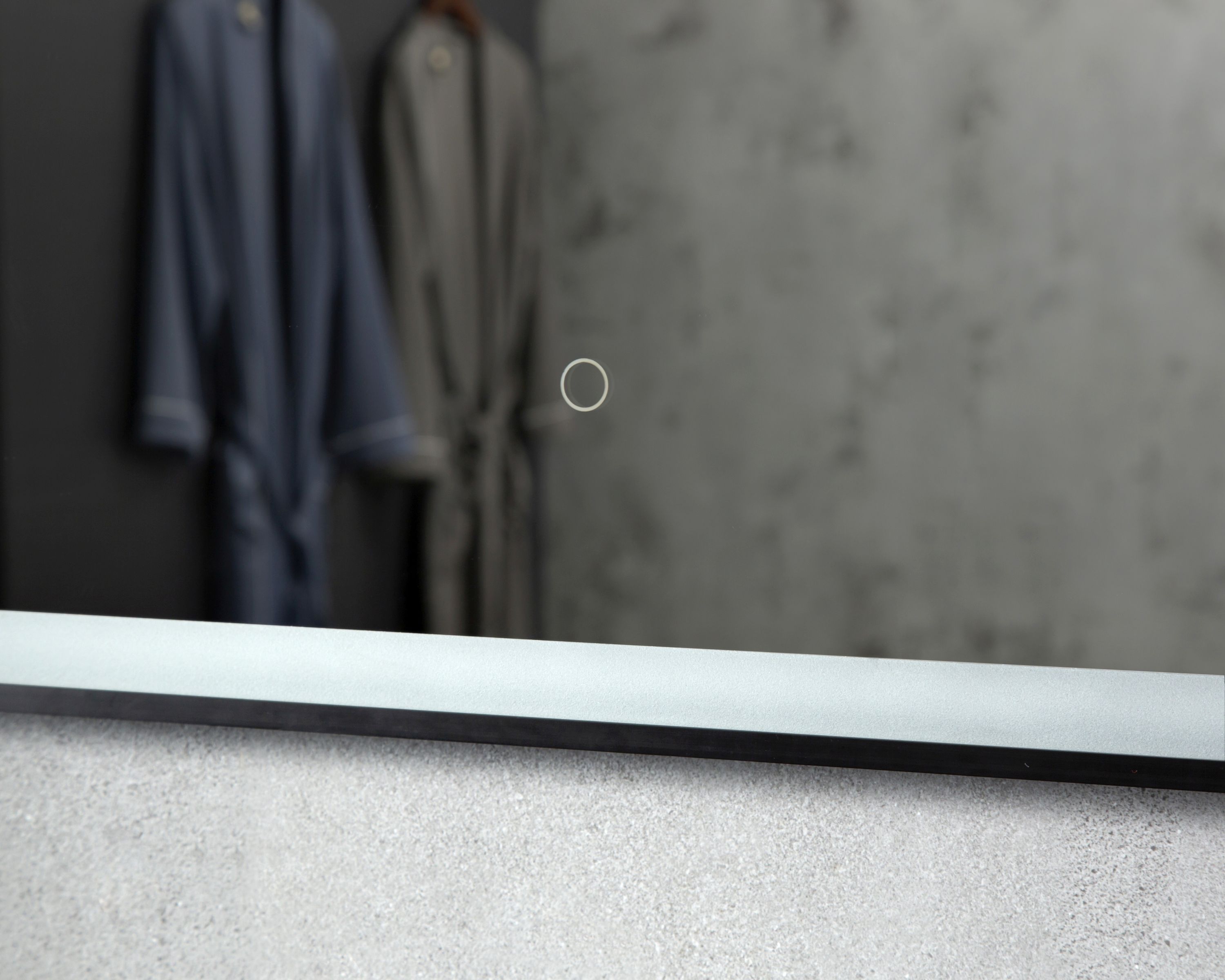 LED Wandspiegel 110 x 75 cm schwarz