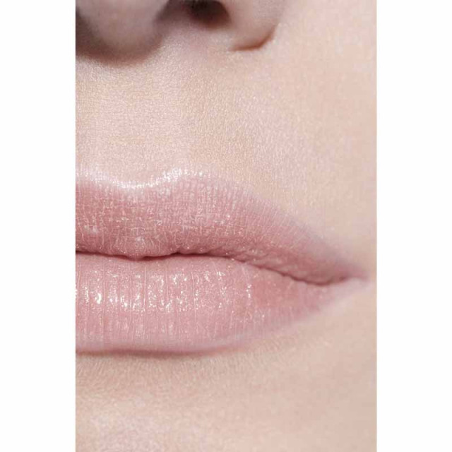 Rouge Coco Baume Le baume teinté hydratant embellisseur intensité sur mesure CHANEL