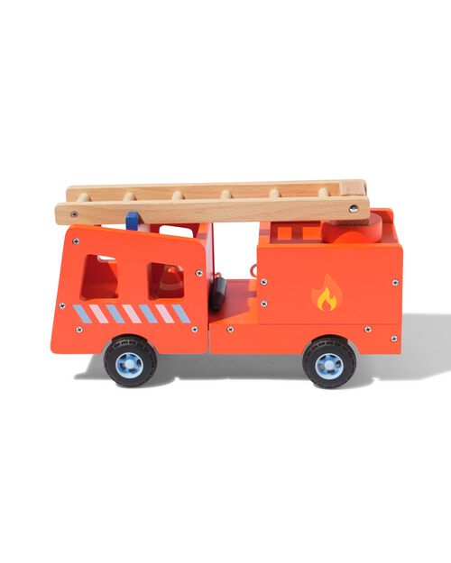 grand camion de pompiers en bois