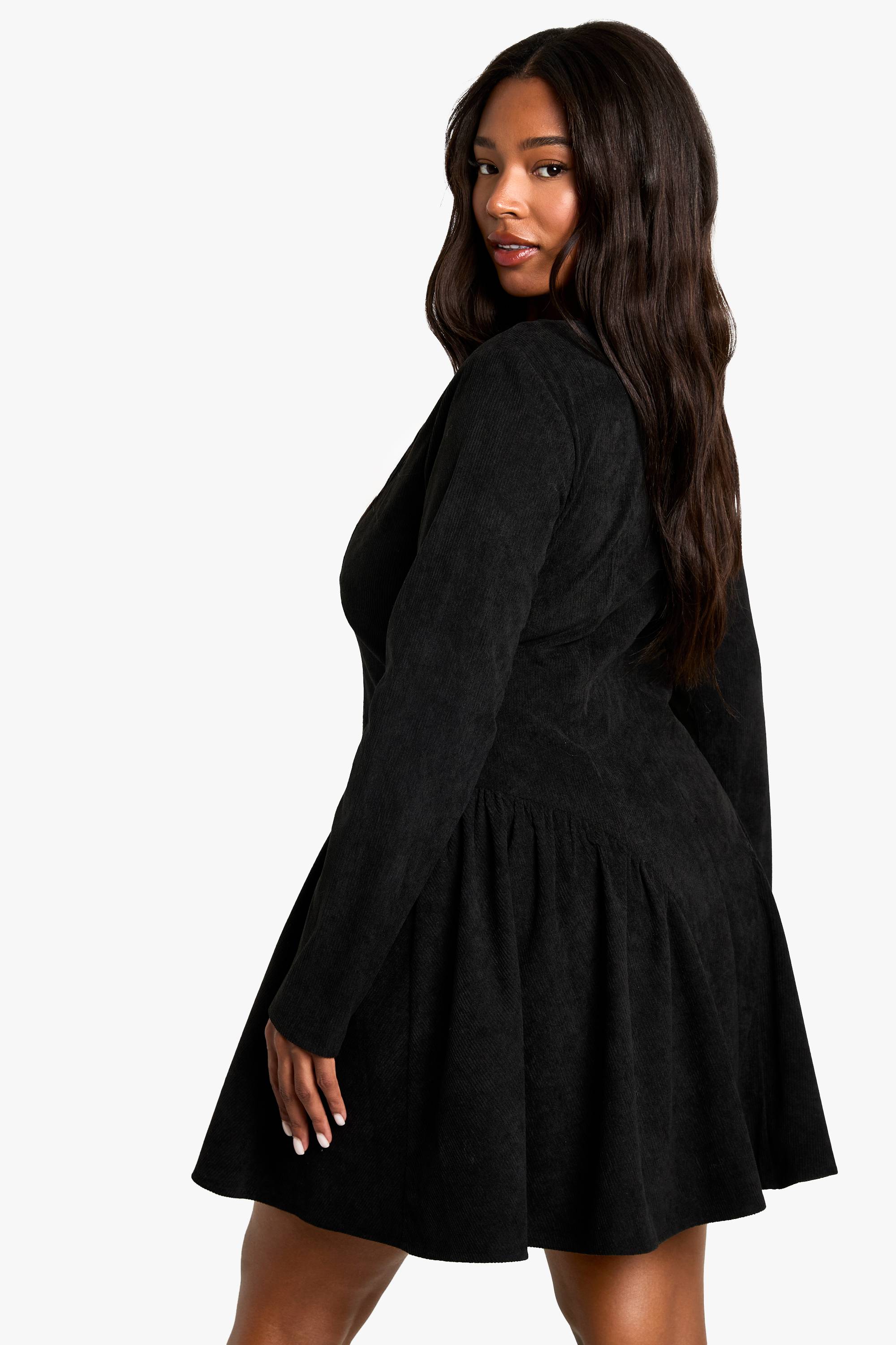 boohoo Robe skater milkmaid en velours côtelé grande taille