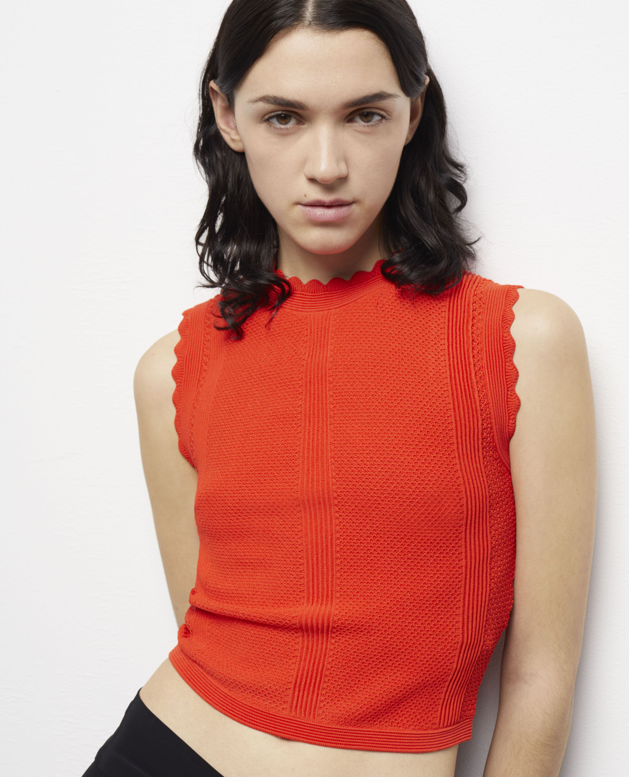 Top court orange en maille