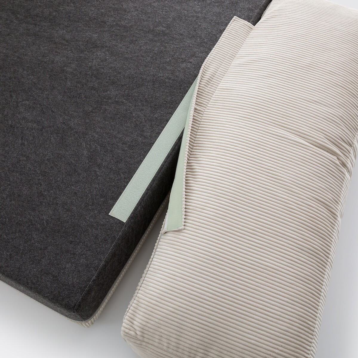 LA REDOUTE INTERIEURS<br>Sofá cama 2 lugares ribfluweel Hani
