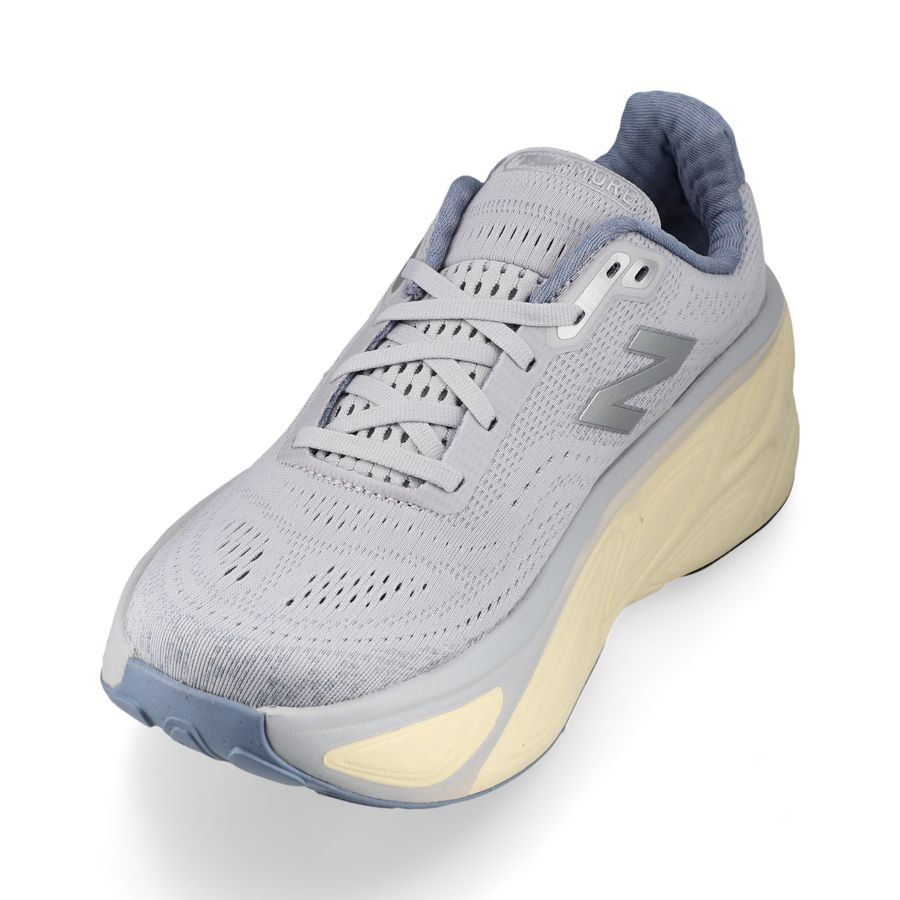 New Balance Chaussures de Running Fresh Foam X More V5 - Beige Femme