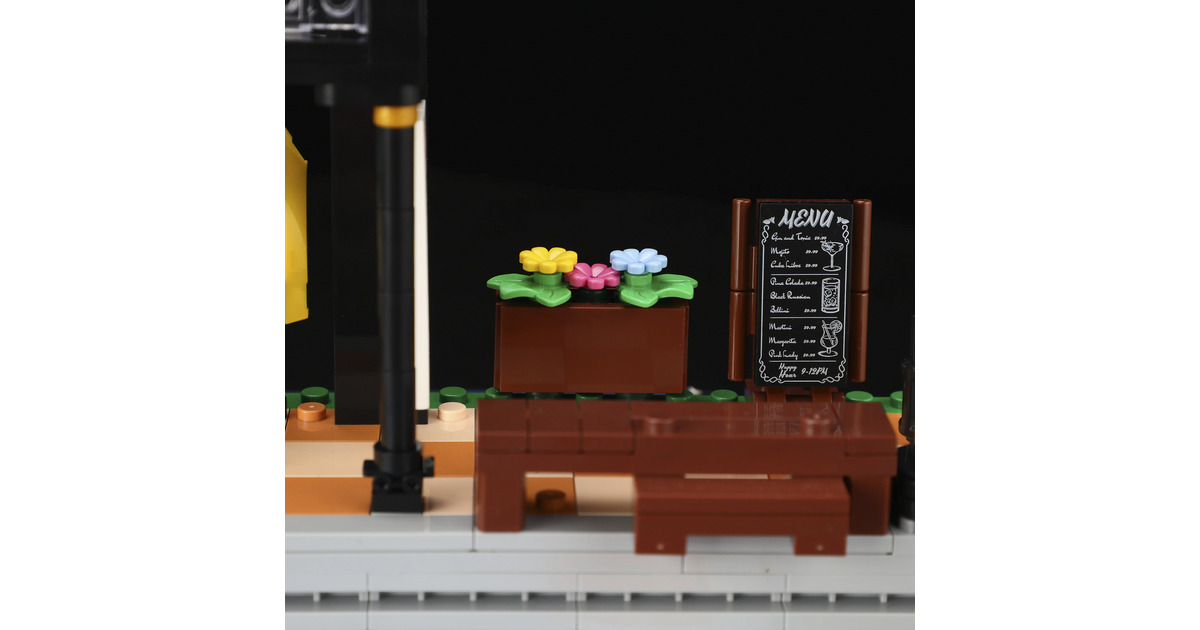 LumibricksTown Life - Heritage Tram and Station Constructiespeelgoed  (L9084)