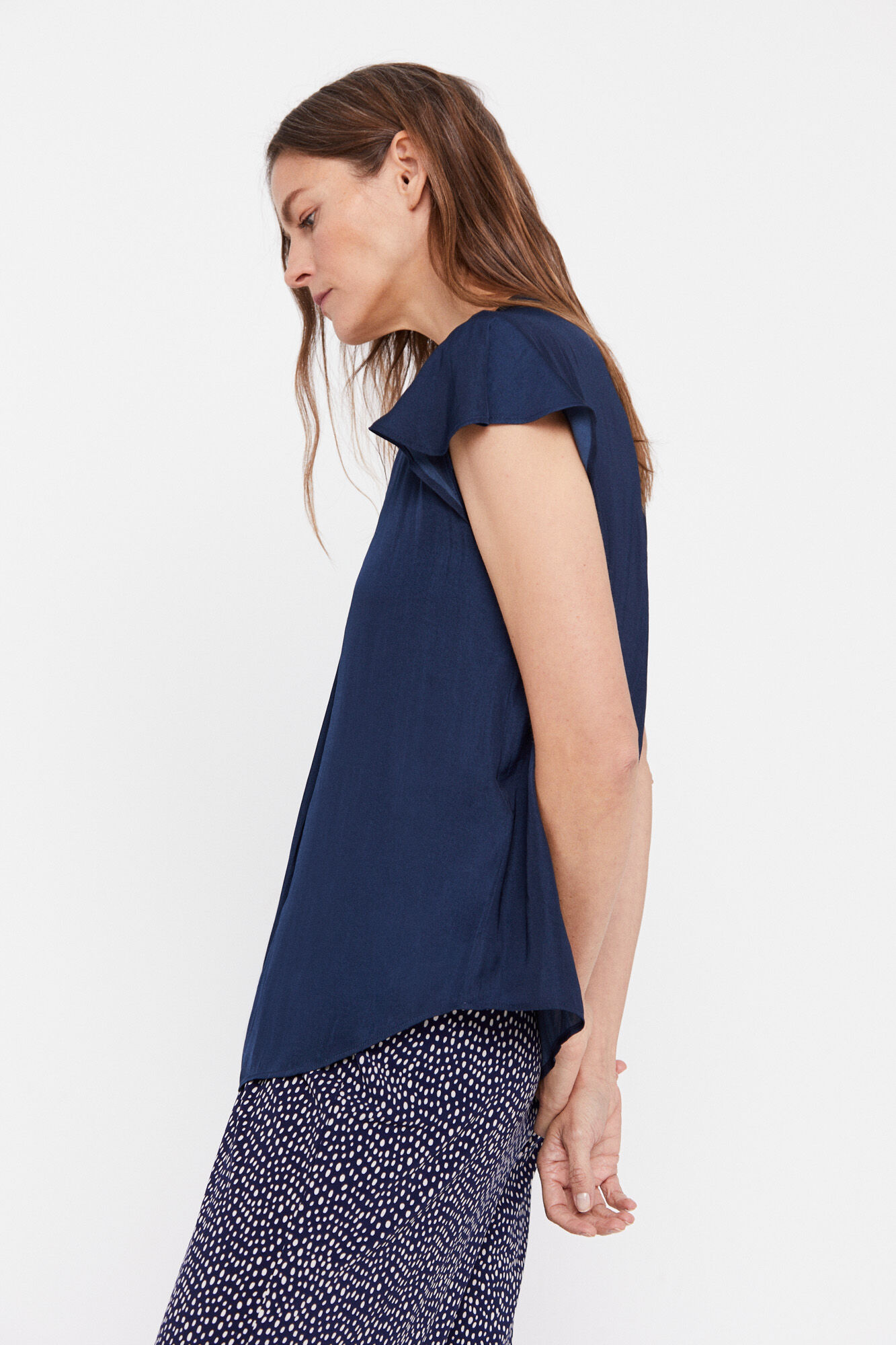 Blusa estilo manga com estampa de mosca em cetim - Azul marinho