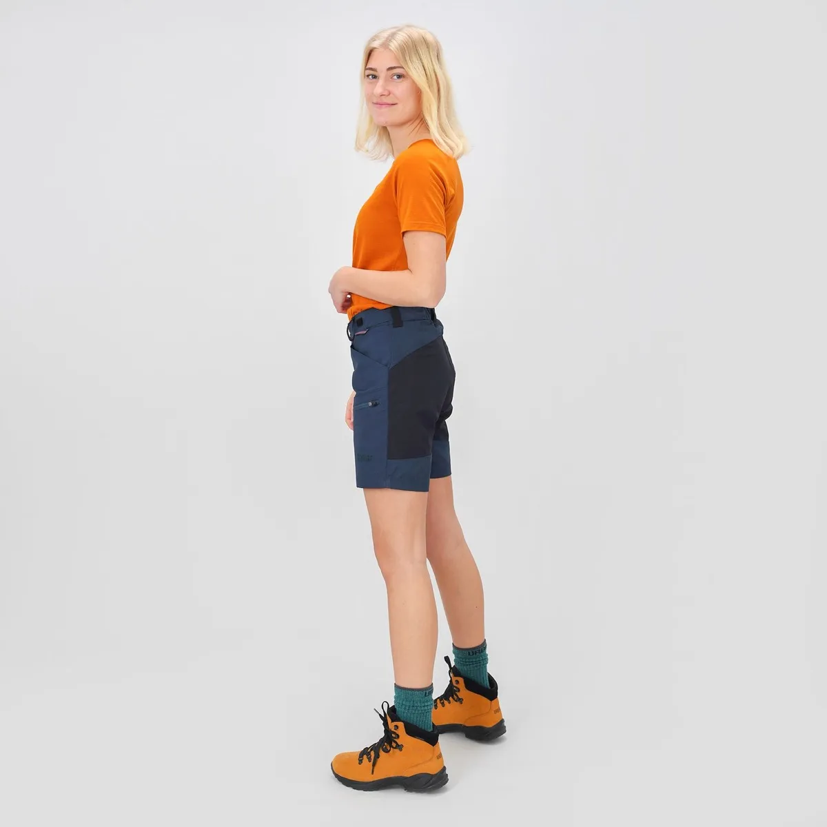 Urberg Women's Liabygda Hiking Shorts Midnight Navy