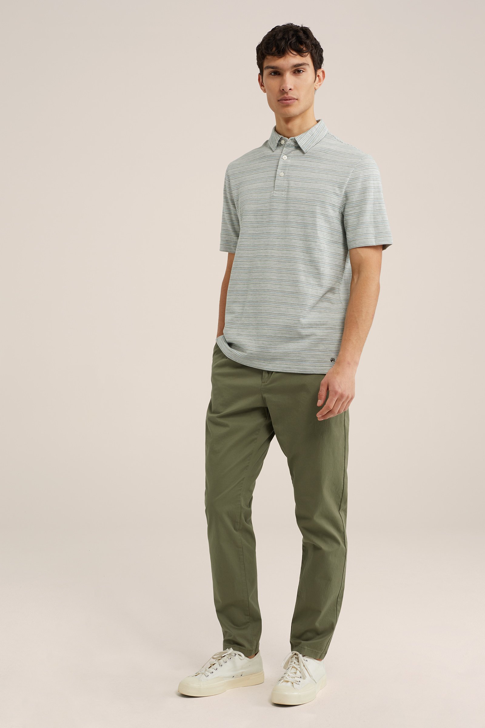 tapered fit chino met stretch Fundamentals Olijfgroen