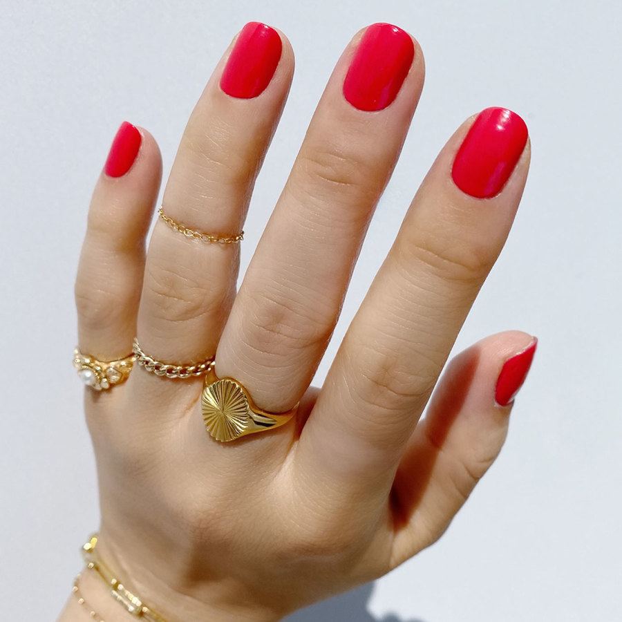 CND VINYLUX Long Wear Polish Lobster Roll #122 15ml