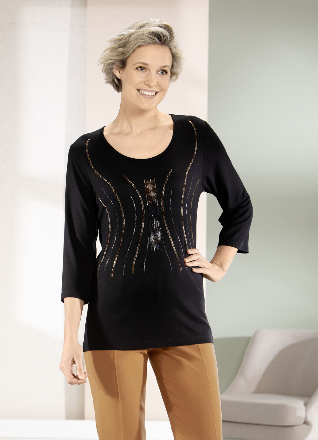 Shirt mit kontrastfarbenen Zierplättchen