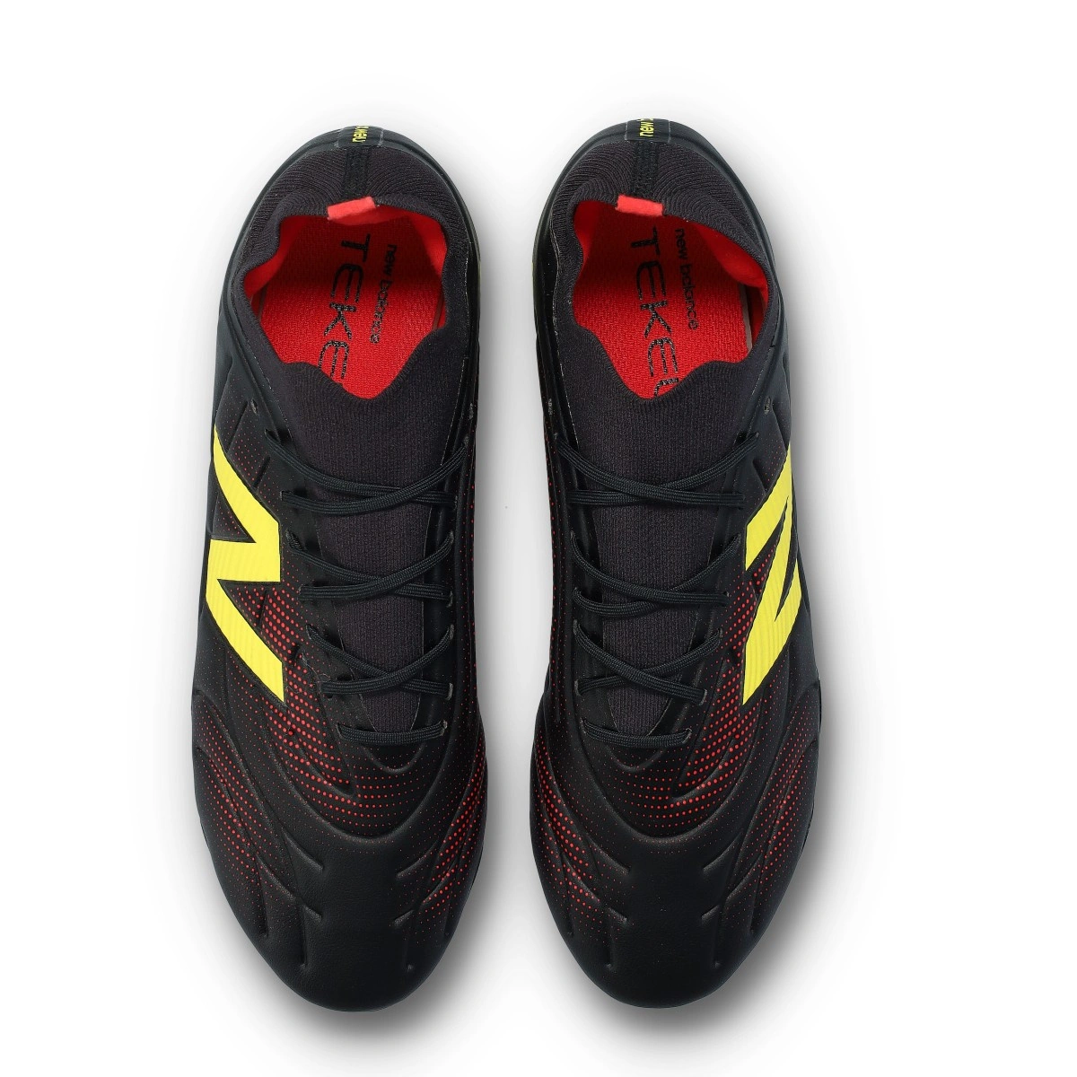 Chuteira New Balance Tekela Team Low Laced FG V5