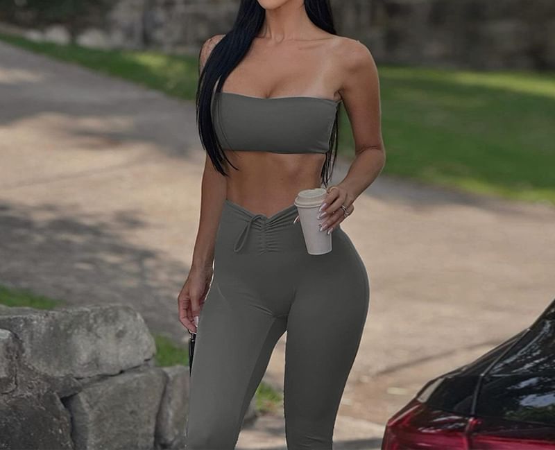 SugaSaurus - Set: effen tubetop + legging met hoge taille