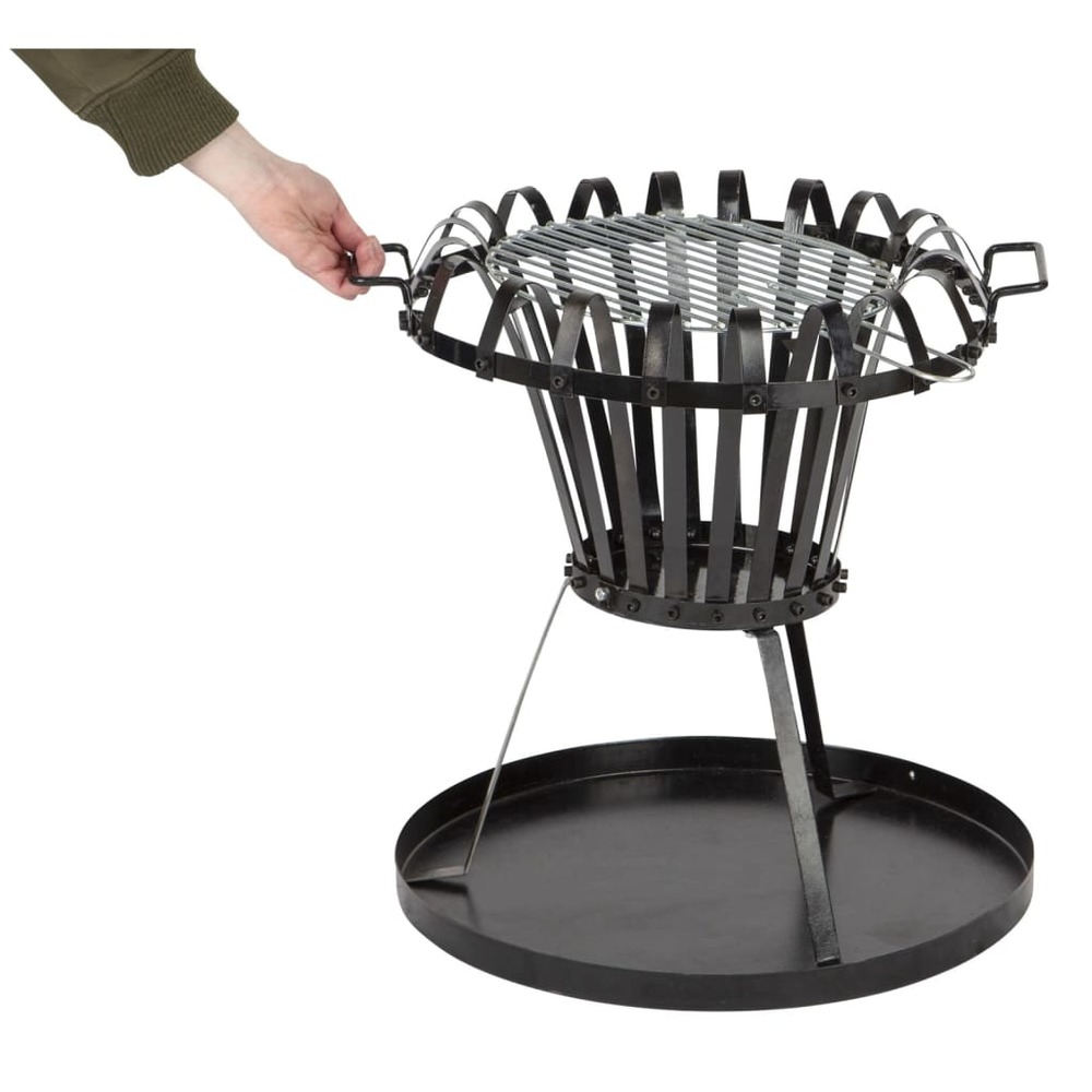 Foyer avec barbecue noir