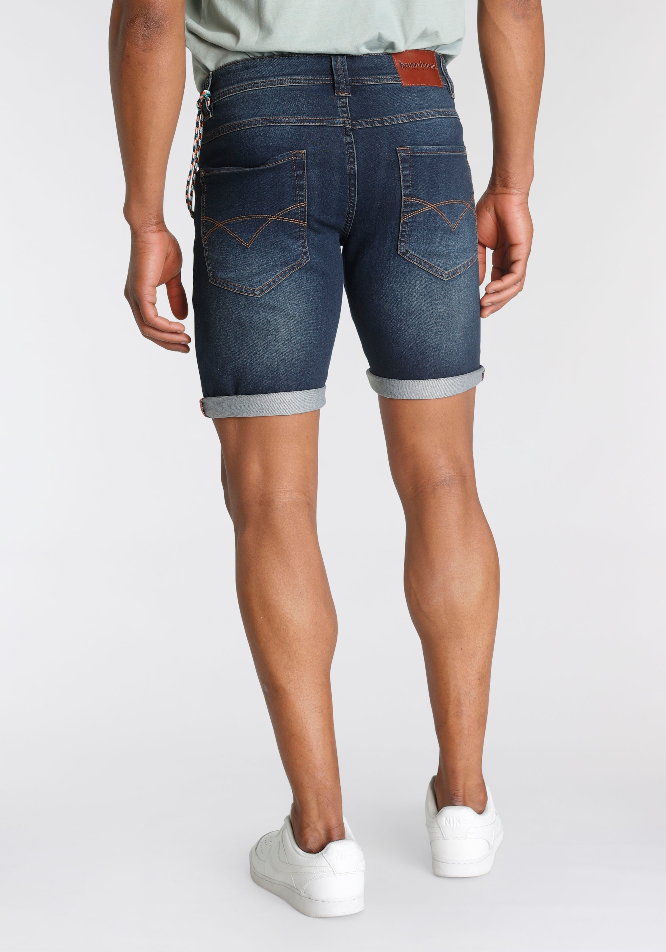 Bruno Banani Jeansshorts Set, mit Band, 2 Stk. tlg. bequemer Sitz,  gerade Beinform,  mit praktischen Taschen